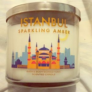 Bath and body works 3 wick candle